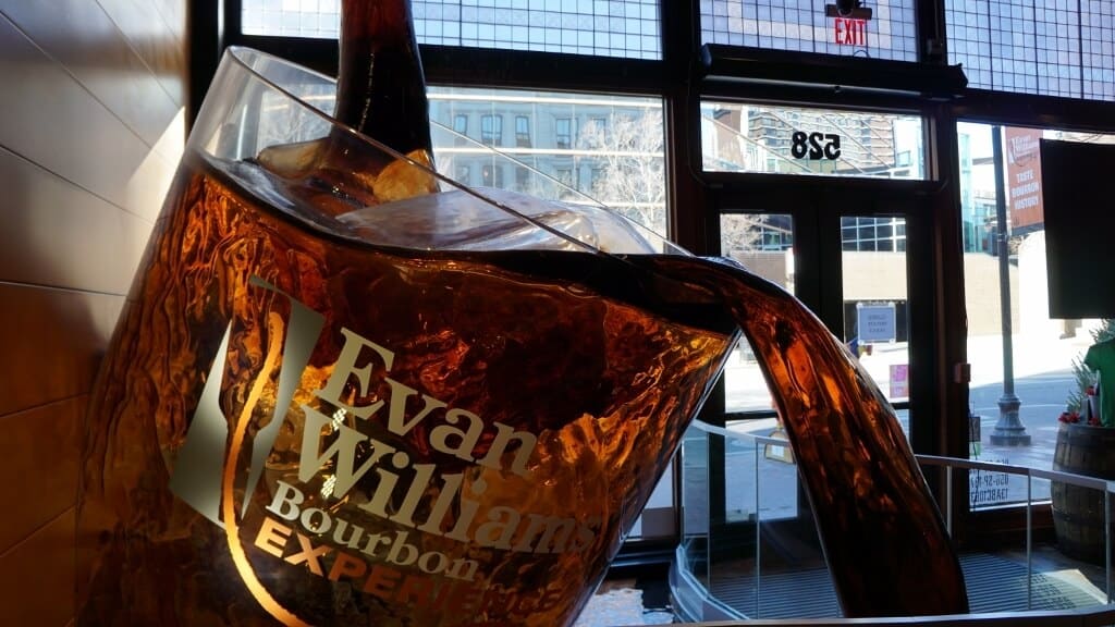 1-evan-williams-bourbon-experience-1500-gallon-rocks-glass